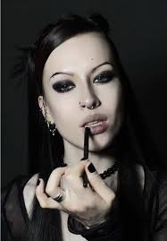 Evanescence-Inspired Makeup Tutorial for Gothic Aesthetic