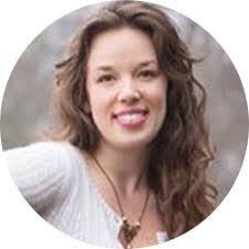 Leslie Pratt's Instagram, Twitter & Facebook