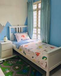 Gabungan kuning mustard dan beri dalam dekorasi bilik tidur di bawah adalah salah satu contoh gabungan warna yang berkesan membangkitkan suasana. Inspirasi Deco Bilik Tidur Terkini Hiasan Bilik Tidur 100 Idea Deko Bilik Tidur