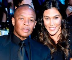 Young reportedly filed for divorce monday citing irreconcilable differences. Dr Dre Suffers A Brain Aneurysm His Wife Nicole Young Wants Half Of His Billion Dollars In Divorce Blacksportsonline