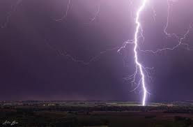 Le département du rhône est placé en vigilance jaune orage par météo france. La Loire En Vigilance Jaune Pour Des Orages Cette Soiree Et Cette Nuit Roanne 42300