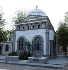 The statues of el chapo appeared about a year ago, according to gonzales, and they're a big seller, he says, even though each one costs 1000 mexican pesos (around £40). Inside The 650k Tombs Of Mexico S Notorious Drug Lords Daily Mail Online