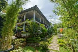 Nama ini berasal dari desainnya, dengan banyak pintu dan busur. Heritage Resort Bukit Lawang Indonesia Reviews Prices Planet Of Hotels