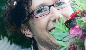 Geistiges Heilen, Reiki, Chakradiagnose/Harmonisierung, Aurareinigung,  YinYang-Harmonisierung, Meditation, intuitive Klangarbeit, Energetische  Wirbelsäulenaufrichtung, Künstlerin in Brühl