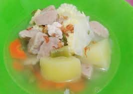 Masak hingga bakso terapung (tanda sudah matang). Resep Sop Bakso Kuah Kaldu Ayam Kekinian