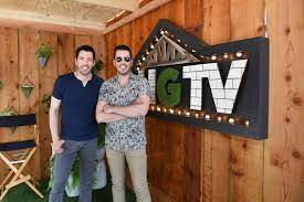Instead of primary hues, the property brothers suggest leaning toward minimal decor, which. Property Brothers Reveal Two Colors You Should Never Paint Your House Here S Why