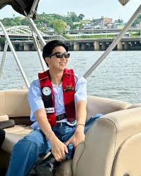 THEQOO] J-Hopeun solo albüm dinleme partisine katılan isimler