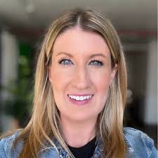 Diana Edens's Instagram, Twitter & Facebook