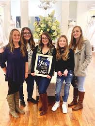 Lara's Bridals and Formals