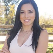 Reyna Arriaga's Instagram, Twitter & Facebook