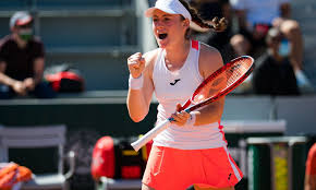 The defending champion at roland garros raised a few eyebrows when she decided not to leave australia after the pandemic broke out last year but she's back on the tour now and showing all the doubters her competence is not to be questioned. Pr4 P7xx2wlkwm