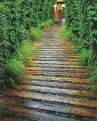 Love This Idea Wooden Path With Gravel I Could Make Out Of Pallets Wooden Path Garden Floor Backyard