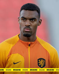 🚨 𝐁𝐑𝐄𝐀𝐊𝐈𝐍𝐆: Ryan Gravenberch set to leave Netherlands squad due to  an injury 🤕🇳🇱 “Ryan left the training camp due to an injury sustained  over the weekend, he's gonna back with Liverpool