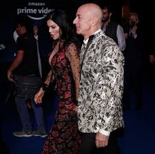 The brother of jeff bezos's girlfriend has filed a lawsuit accusing mr. Prosecutors Have Evidence Bezos Girlfriend Gave Texts To Brother Who Leaked To National Enquirer Wsj