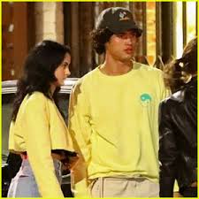 But because it's 2019 and we can't have any nice things, they mendes shared the sweetest anniversary post in august, but melton hasn't appeared on her social media feed since then. Camila Mendes Enjoys A Fun Friday Night With Charles Melton Friends Camila Mendes Charles Melton Just Jared Jr