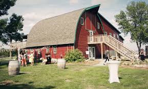 Rustic Oaks Is A Beautiful Wedding Venue In Moorhead Minnesota It S Perfect If You Re Planning A Co Places To Get Married Rustic Beautiful Wedding Venues