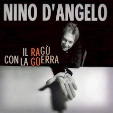 A prima vista se non hai trovato l'uomo giusto ancora chiara ti ricordo piccolina, chiara chr cantava per le scale chiara con le dita dentro il naso chiara chiara che sognava ad occhi aperti chiara che credeva nei fumetti, chiara. Femmena E Mo Testo Nino D Angelo Mtv Testi E Canzoni