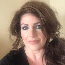 Leila Groves's Instagram, Twitter & Facebook