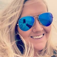 Lauren Carelli's Instagram, Twitter & Facebook