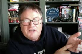 Wheeler Dealers host reveals how to ‘haggle your way to a good car deal’  with ‘courteous’ tip to negotiate pri