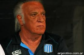 Alfio 'coco' basile, exentrenador del seleccionado argentino, continúa internado en una sala común de una clínica porteña por un cuadro de neumonía bila. Alfio Basile Un Tecnico Como Pocos