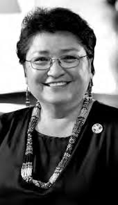 She Looks For News”