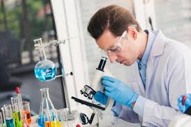 Chemical laboratory Afbeeldingen, stockfoto's en afbeeldingen van Chemical  laboratory