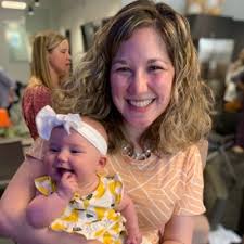 Rachel Macauley's Instagram, Twitter & Facebook