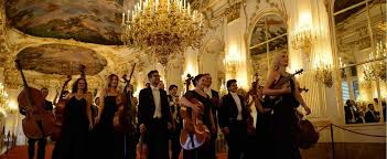 You need to get there much earlier, of course, because entry is always free and requires no ticket, with. Schonbrunn Gruppen Package Mit Fuhrung Dinner Und Konzert