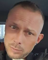 Ich wünsche euch einen wunderschönen Start in die neue Woche übrigens bin  43 Jahre komme aus Sachsen Anhalt