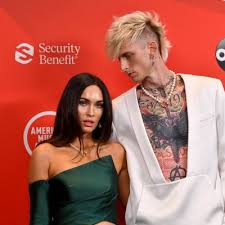 100 words and running (2010). Nach Machine Gun Kelly Debut Megan Fox Reicht Scheidung Ein Bigfm