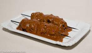 Raw lamb/goat is skewered and grilled directly on. Sate Kambing Lamb Or Goat Satay With Peanut Sauce Stefan S Gourmet Blog
