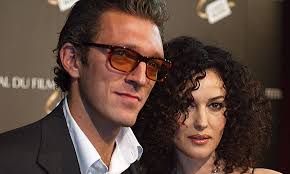 It follows weeks of speculation about the couple's increasingly tempestuous relationship. Monica Bellucci Ends Her Marriage To Vincent Cassell By Mutual Agreement Daily Mail Online