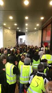 Des cas, ces mobilisations se sont d?roul?es sans accrocs majeurs, et de mani?re de pacifique. Gilets Jaunes La Manifestation De Clermont Ferrand Est Elle En Train De Deraper