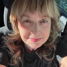 What are some recommendations for a compassionate pet euthanasia service  that comes to the home?