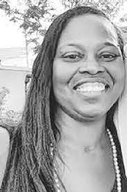 Divine Robinson's Instagram, Twitter & Facebook