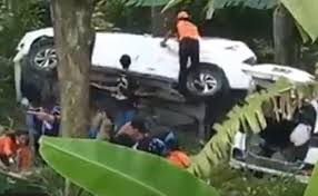 Berita acara berisikan catatan yang sangat rinci atau detail mengenai siapa yang terlibat, dimana kejadian itu berlangsung, waktunya kapan, dll. Kecelakaan 2 Mobil Masuk Jurang Di Pacet Akibat Rem Blong Belasan Luka Luka Bagian 1