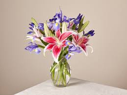 We are a one stop shop for love & gifting. Why Flowers Are Still The Best Way To Celebrate Any Anniversary Across America Us Patch