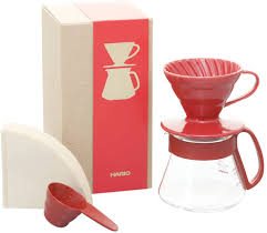 Hario v60 has been loved by professionals and for coffee lovers for its flexibility and liberty it allows. Hario Kaffeezubereitungsset Rot Amazon De Kuche Haushalt