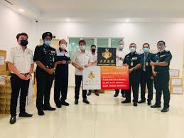 O we will work hard to achieve goals and to be successful in life.background o born in 1959 in kota bharu, kelantan, malaysia o youngest child. Answering Quickly To An Appeal From Dato Sri Michael Chong Head Of M C A Public Services And Complaints Department Dato Sri Liow Soon Hee Donated 1 Million Face Masks 25 000 Face Shields And
