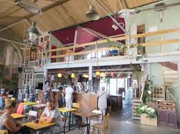 Un Endroit Improbable A Paris Auboudoir La Recyclerie Paris Paris La Recyclerie