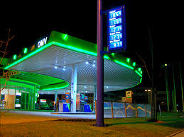 Tankstelle, autogas ( lpg , propane) refuelling station (en). By Omv Tankstelle In Poing Foto Bild Architektur Architektur Bei Nacht Motive Bilder Auf Fotocommunity