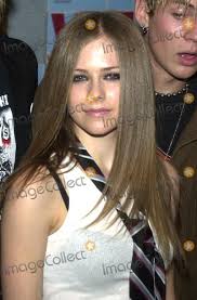 At the 2002 mtv video music awards, for example, she accepted her best new artist moonman by addressing the crowd as dude and literally screaming into the mic. Photos And Pictures Avril Lavigne At The 2002 Mtv Video Music Awards Radio City Music Hall New York City Ny 08 29 02