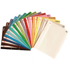 Dosar din plastic, a4, cu gauri pentru încopciat, din polipropilena, in interior cu alonja pentru indosariere documente, cu eticheta interschimbabila pe cotor, disponibil in mai multe culori. Dosar Plastic Cu Sina A4 Daco Maro