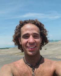 Luisito Comunica a une nouvelle photo.