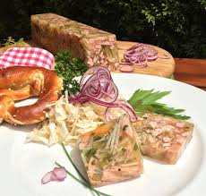 Zum Vesper Buntes Wurstsalatsulzchen Wurstsalat Kalte Speisen Rezepte Mit Wurstchen