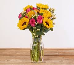 Offers premium flowers grown on farms in south america on volcanic lands. The Bouqs Co Is Offering Deluxe Bouquets For The Price Of An Original