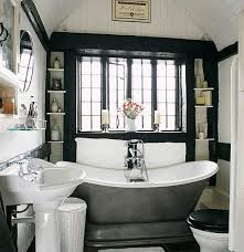 My lil boys would destroy this bathroom! 23 Traditional Black And White Bathrooms To Inspire Digsdigs