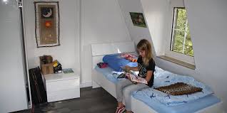 Adresse uhlstrasse 117 50321 brühl. Bruhl Neues Zuhause Bietet Schutz Janusz Korczak Haus Offiziell Eroffnet Rheinische Anzeigenblaetter De