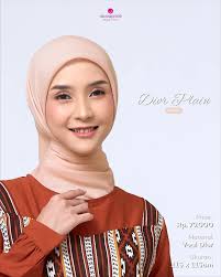DIOR PLAIN SPECIAL PARADE GAMIS COLLECTION ✨ Hadir dalam pilihan warna  Peach dan Sand, yang pas banget dipadukan dengan Parade Gamis 12 dan Parade  Gamis 13. Material Voal Dior membuat hijab ini